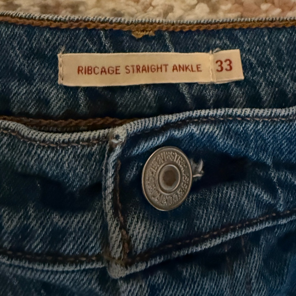 Levi’s Ribcage Straight Ankle Jeans